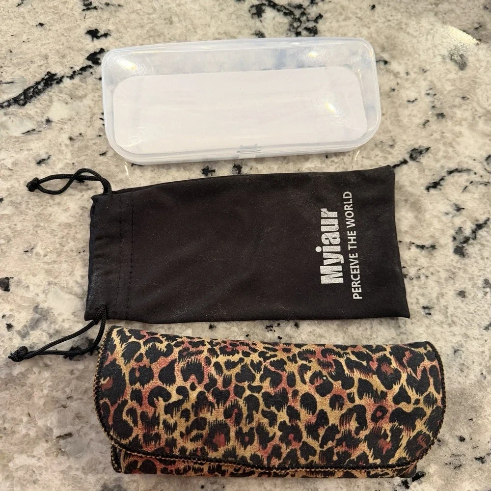 The Unbranded Brand assorted unbranded